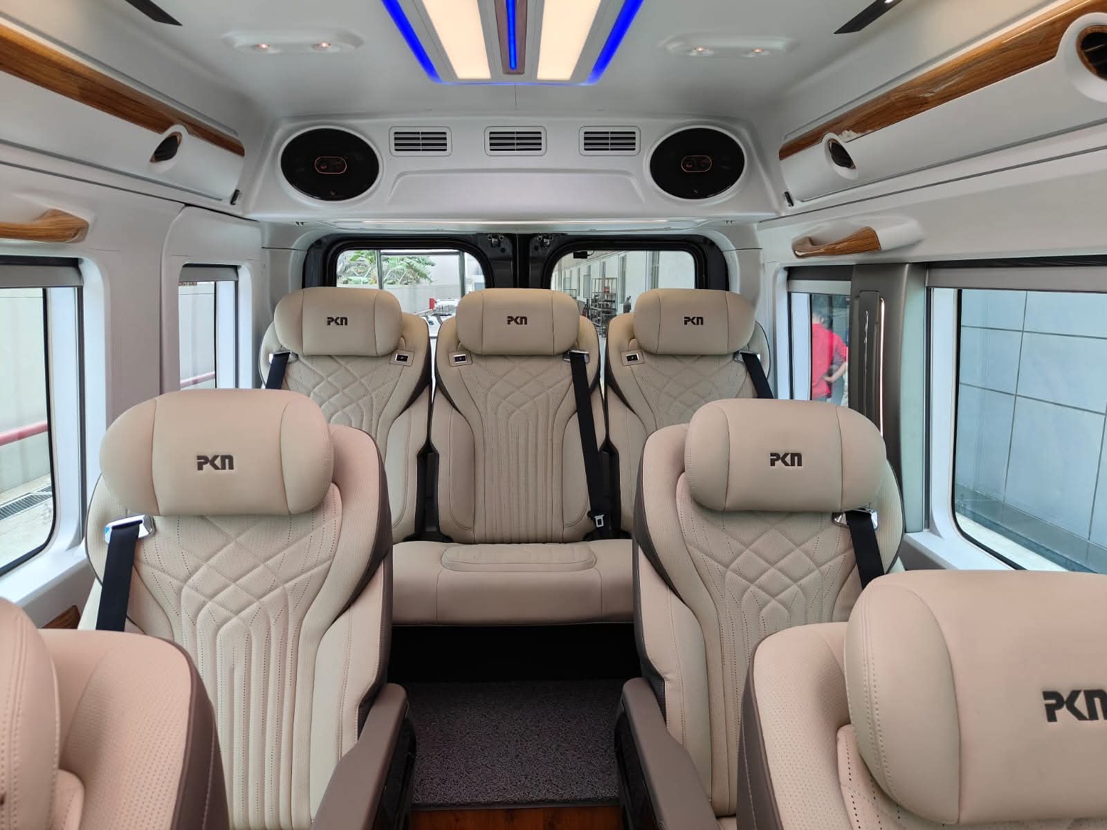 Maharaja Tempo Traveller