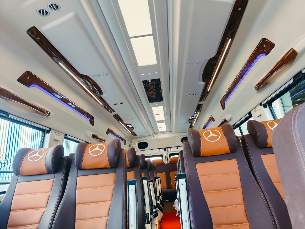 26 Seater Tempo Traveller
